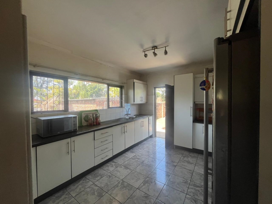 5 Bedroom Property for Sale in Amalinda Eastern Cape